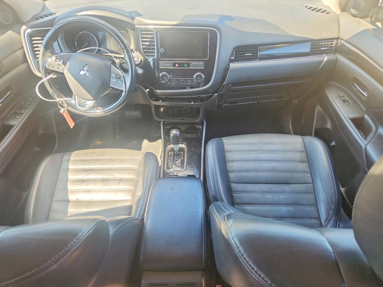 2019 Mitsubishi Outlander Se - zdjęcie 8