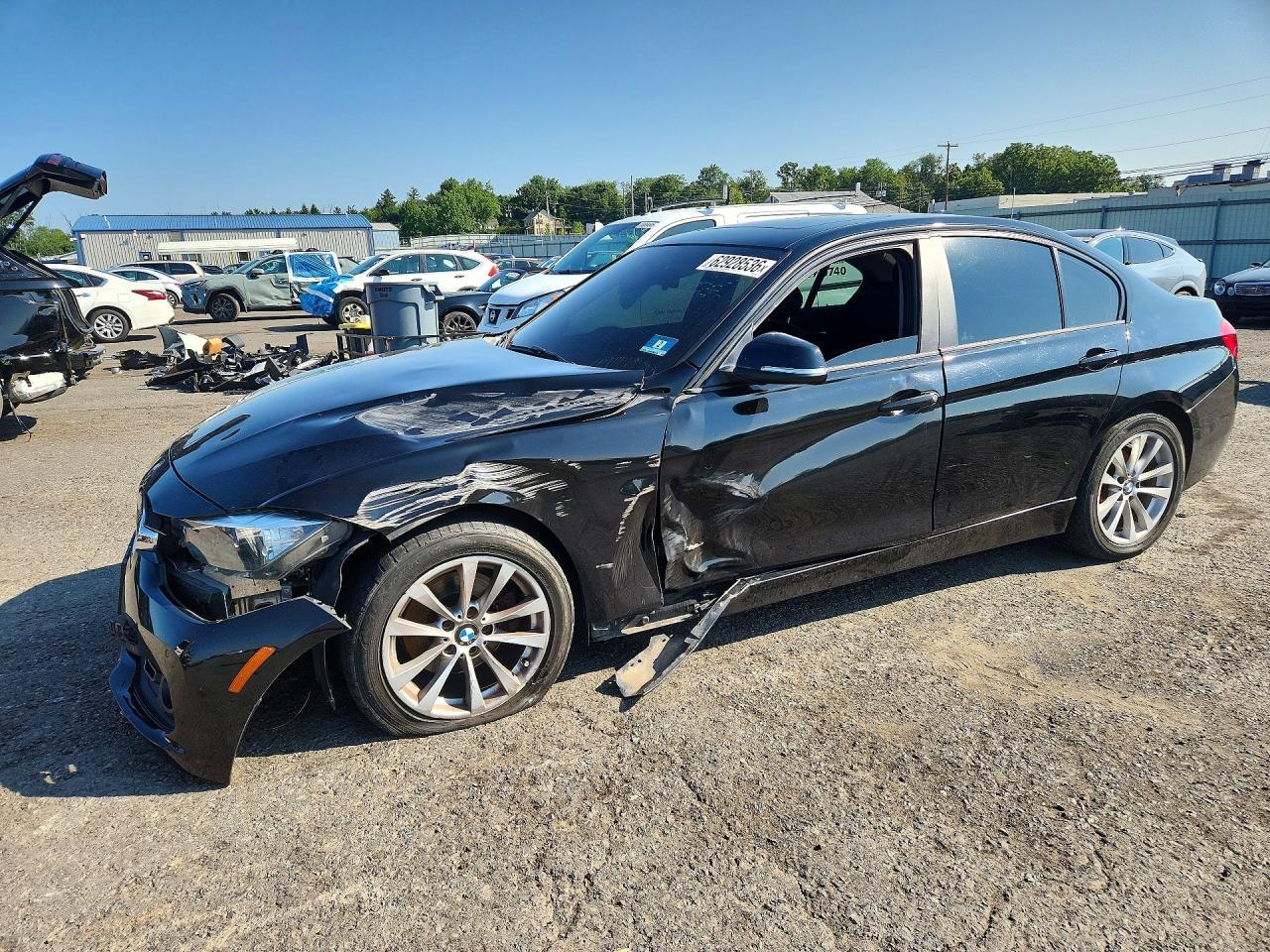 2016 BMW Seria 3 320i - zdjęcie główne