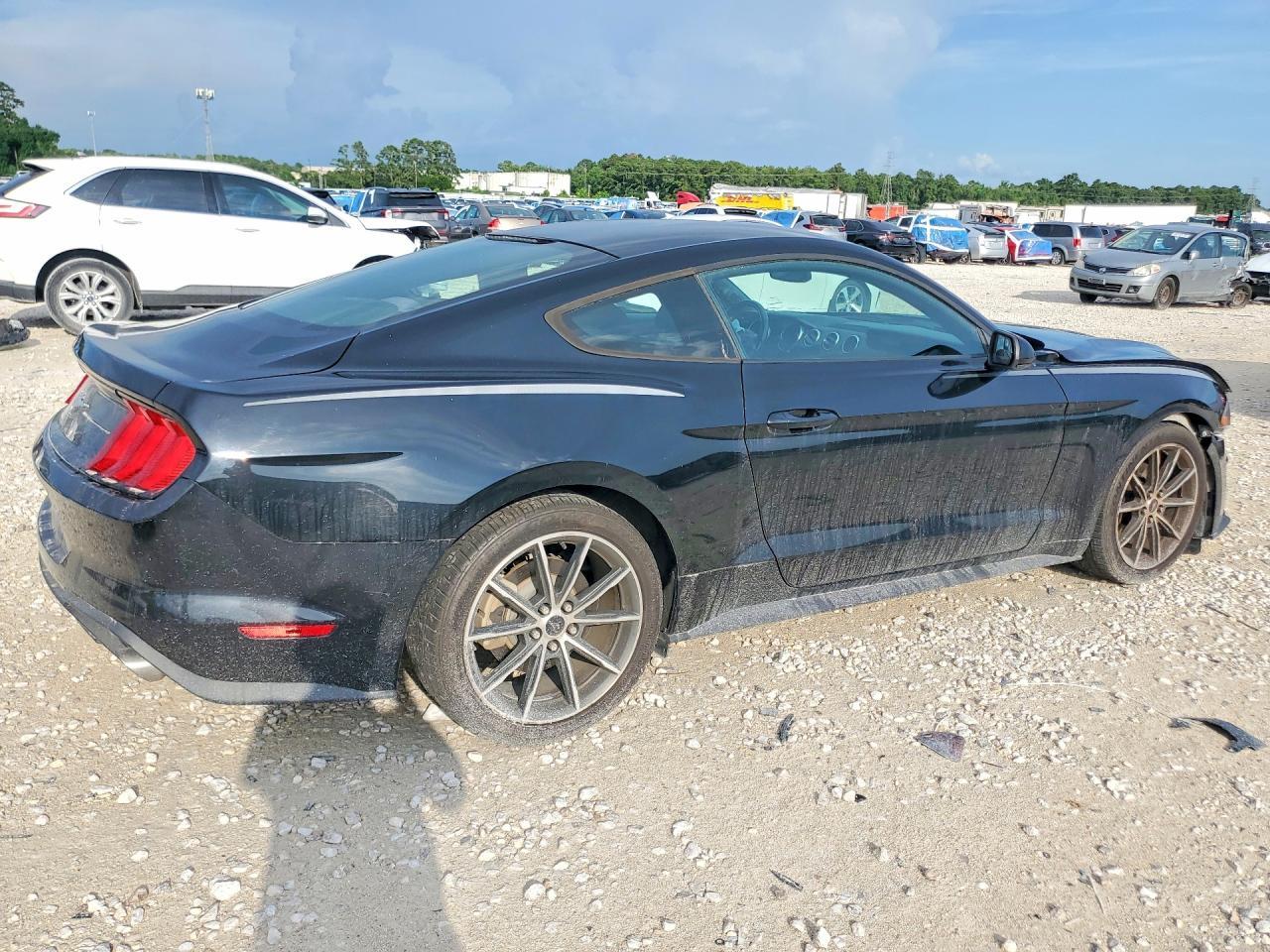2018 Ford Mustang - zdjęcie 3