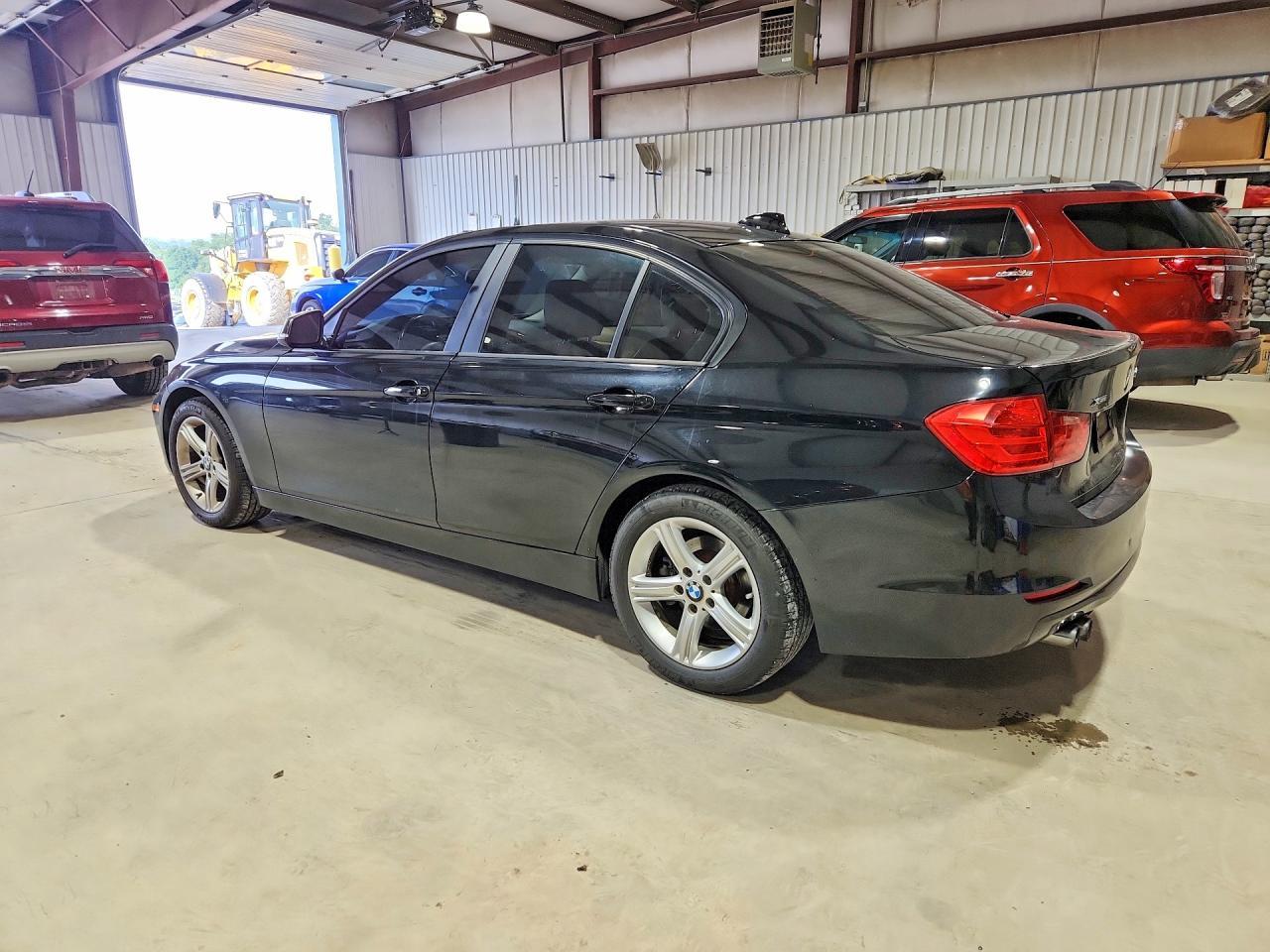2013 BMW Seria 3 328i - zdjęcie 2