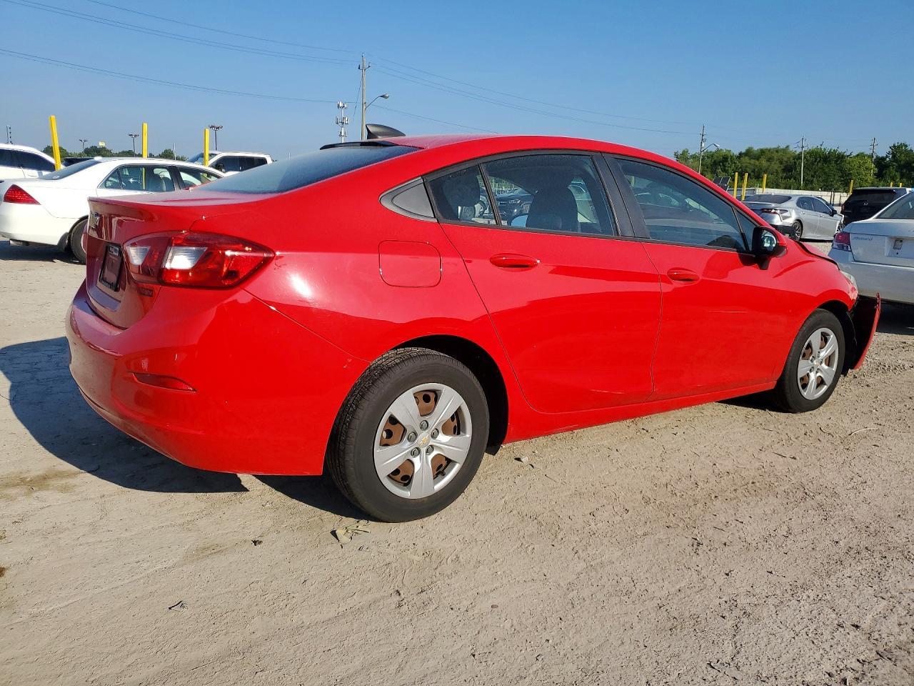 2018 Chevrolet Cruze Ls - zdjęcie 3