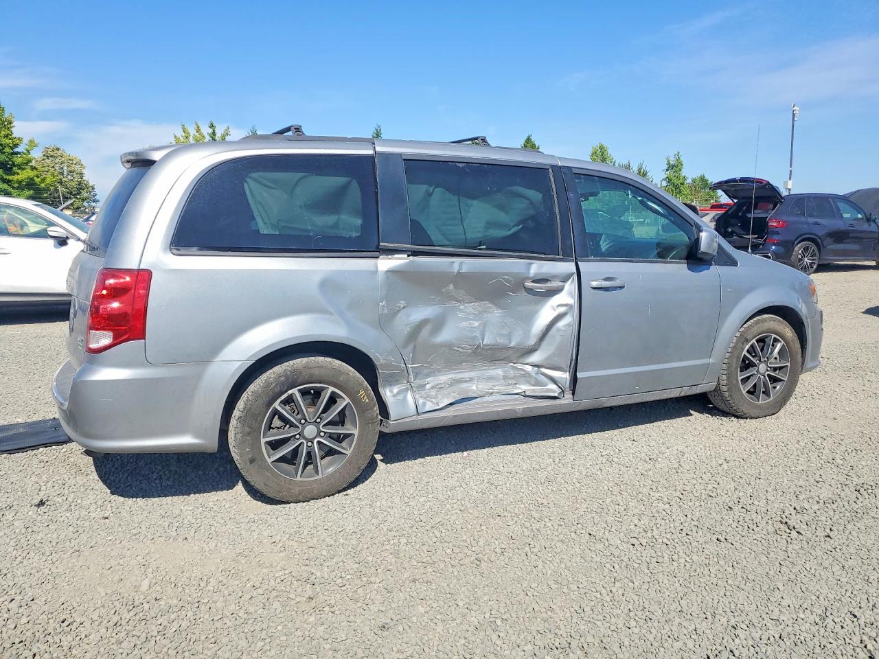 2019 Dodge Grand Caravan Gt - zdjęcie 3