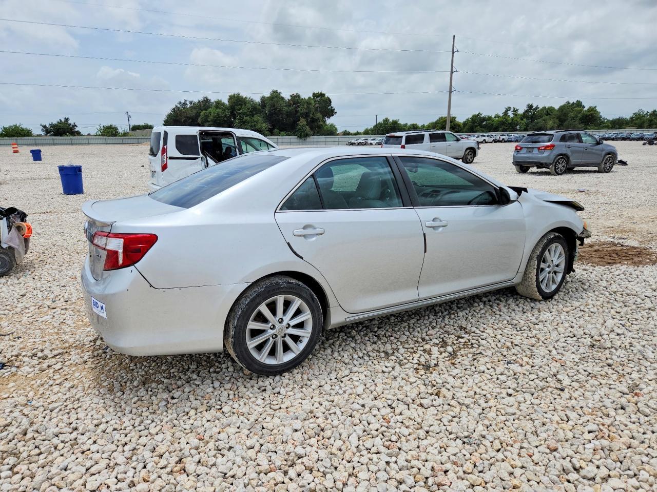 2013 Toyota Camry Xle V6 - zdjęcie 3