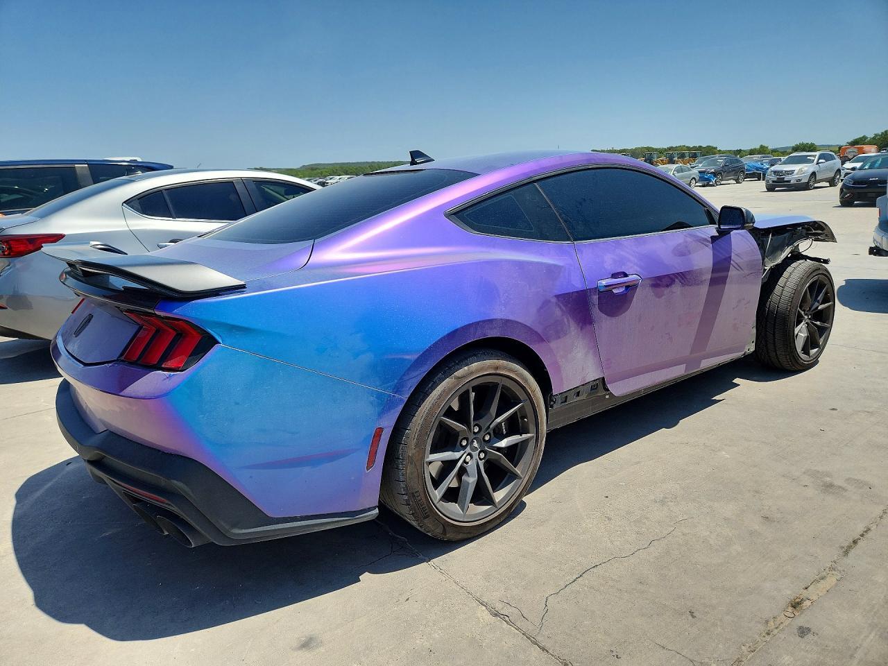 2024 Ford Mustang Dark Horse - zdjęcie 3