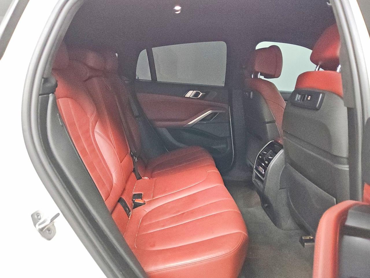 2021 BMW X6 M50I - zdjęcie 11