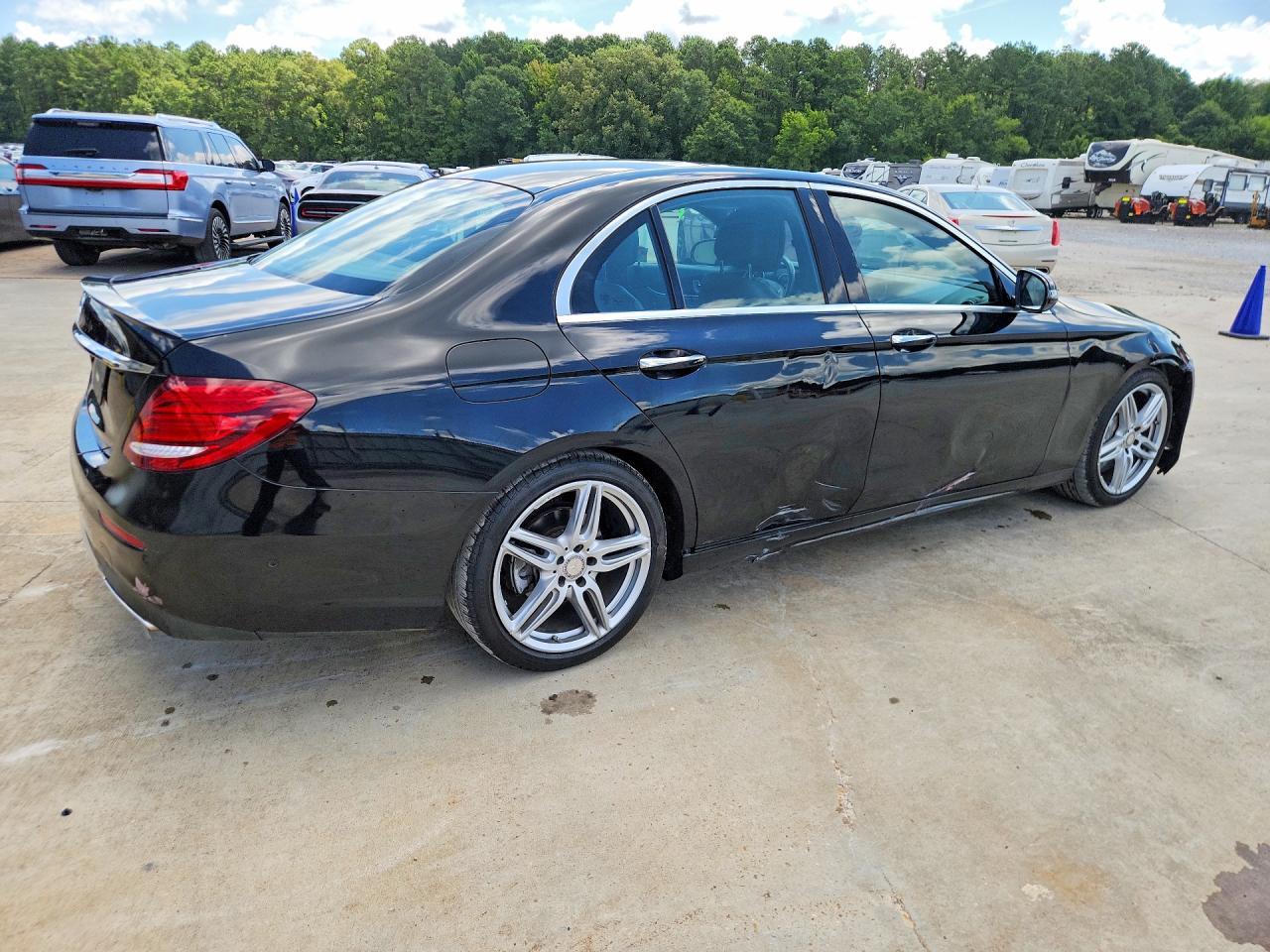 2017 Mercedes-Benz E 300 - zdjęcie 3