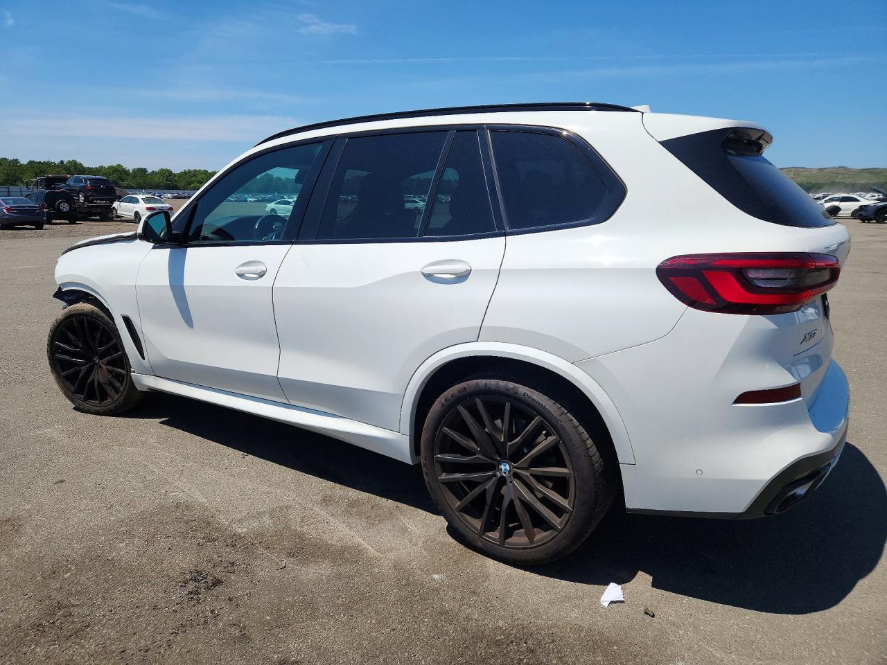 2023 BMW X5 xDrive40I - zdjęcie 2