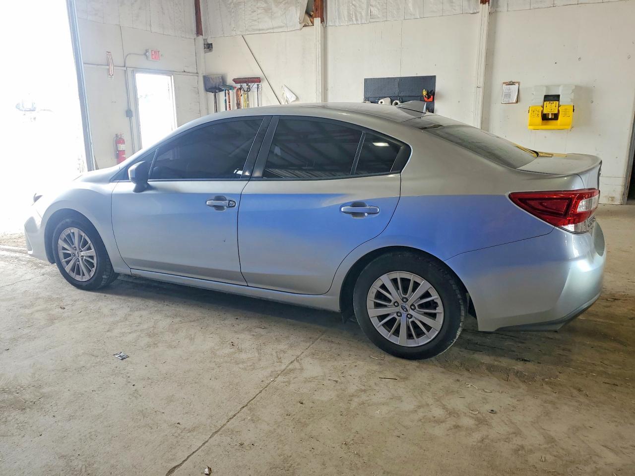 2017 Subaru Impreza Premium - zdjęcie 2