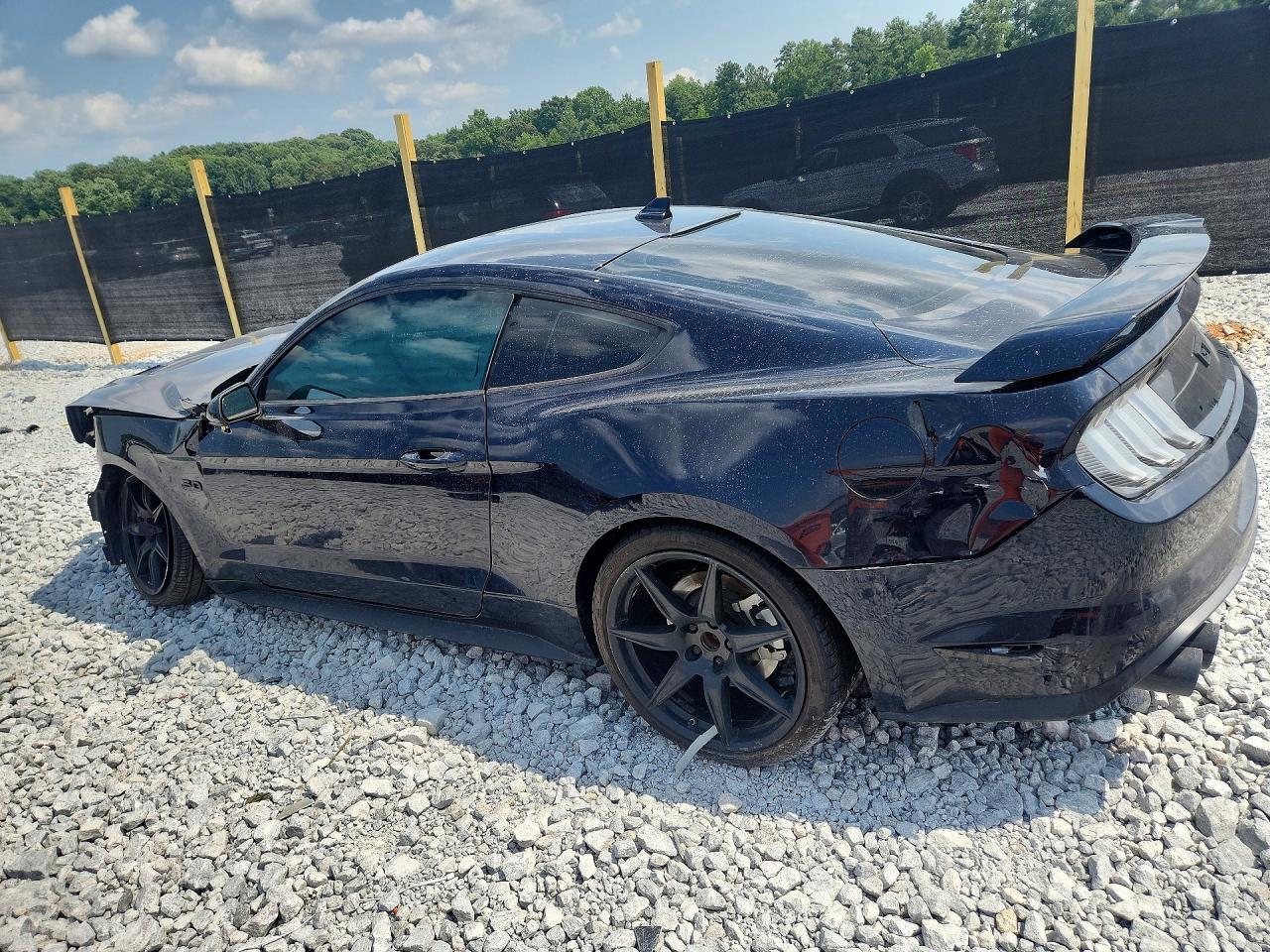 2021 Ford Mustang Gt - zdjęcie 2