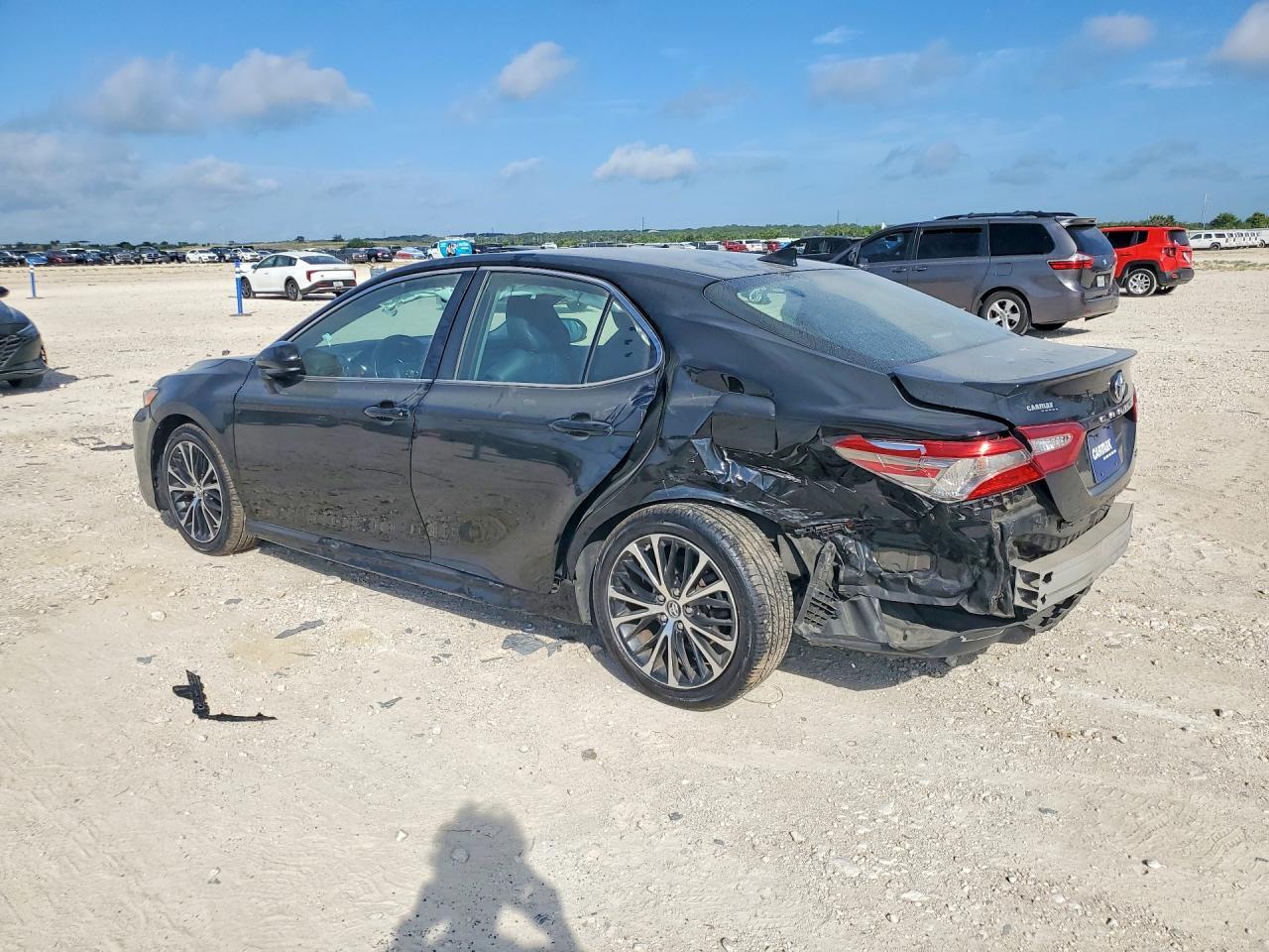 2019 Toyota Camry Se - zdjęcie 2