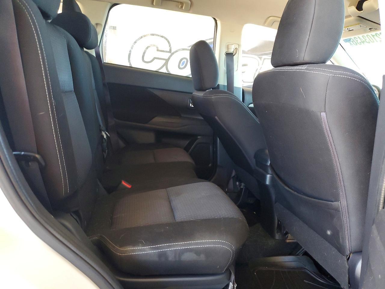 2016 Mitsubishi Outlander Se - zdjęcie 11
