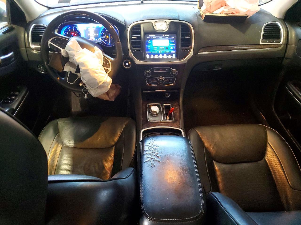 2016 Chrysler 300C - zdjęcie 8