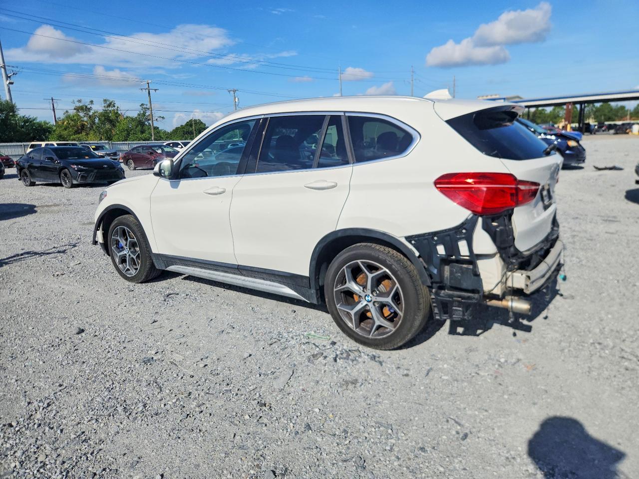 2017 BMW X1 xDrive28I - zdjęcie 2