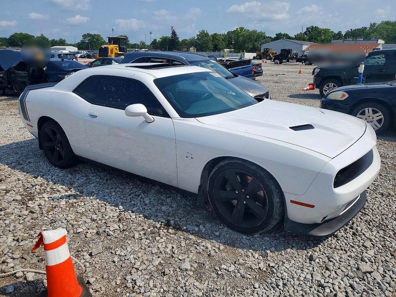 2015 Dodge Challenger R - zdjęcie 4