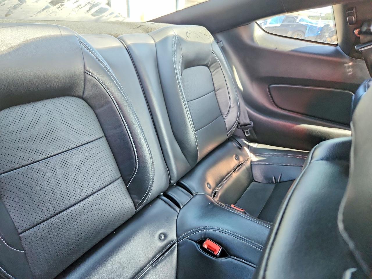 2020 Ford Mustang - zdjęcie 10