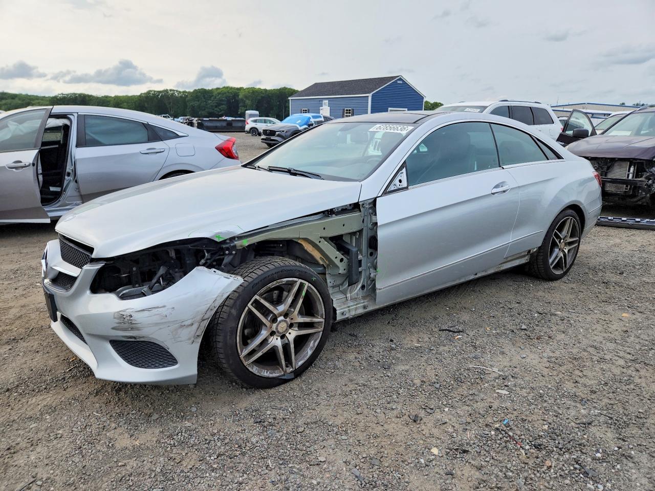 2014 Mercedes-Benz E 350 4Matic - zdjęcie główne