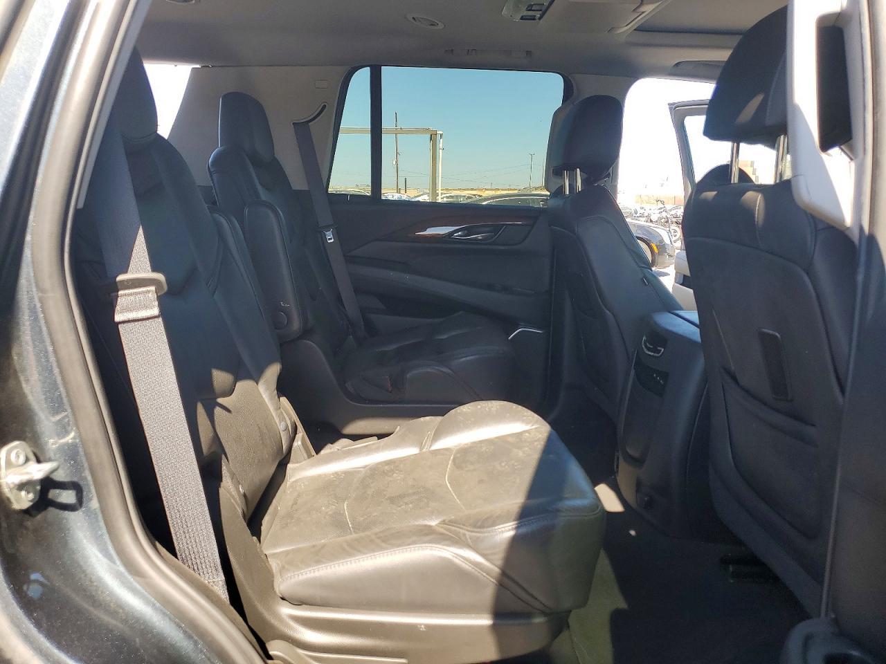 2019 Cadillac Escalade Luxury - zdjęcie 11