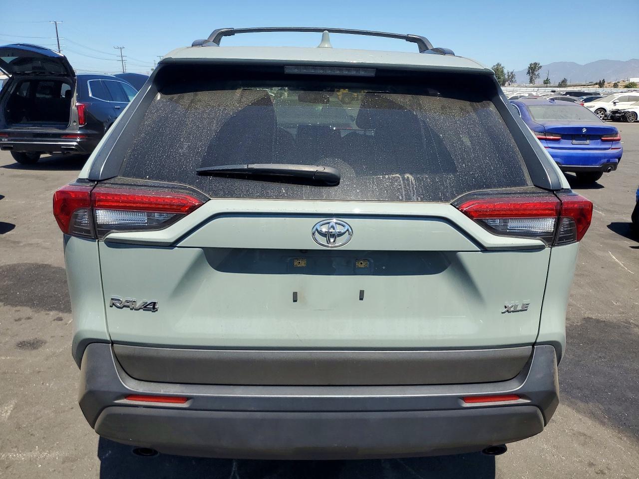 2023 Toyota Rav4 Xle - zdjęcie 6