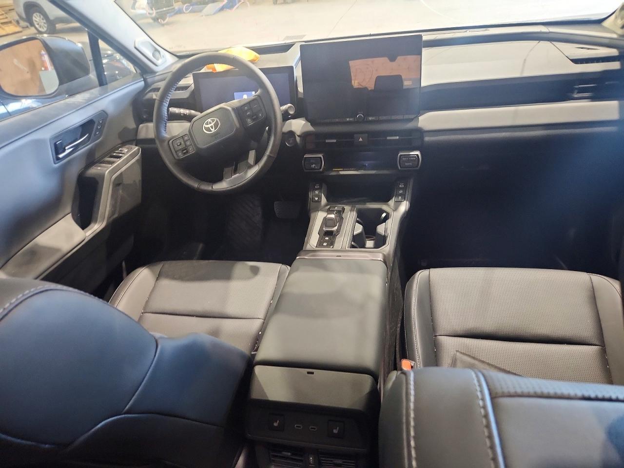 2026 Toyota Rav4 Le - zdjęcie 8