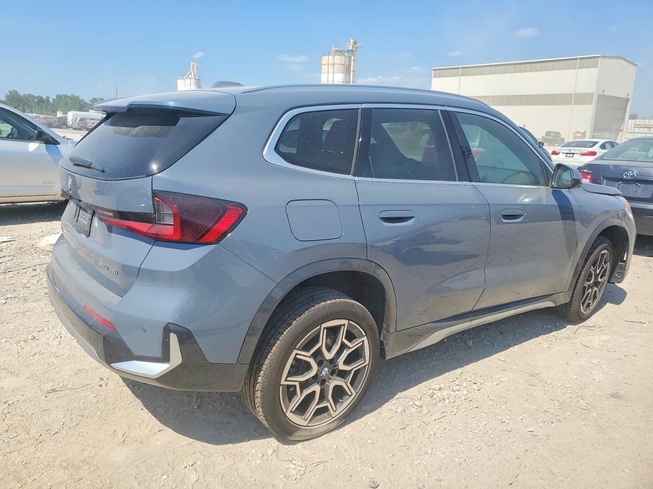 2026 BMW X1 xDrive28I - zdjęcie 3
