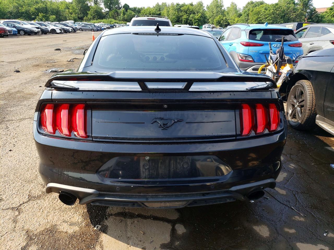2020 Ford Mustang - zdjęcie 6