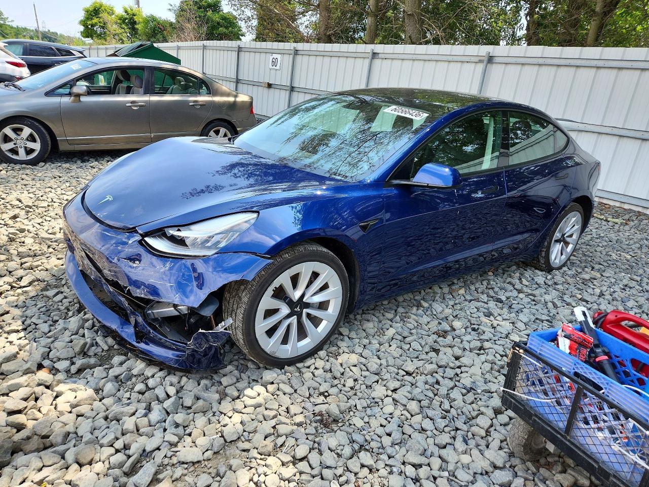 2022 Tesla Model 3 - zdjęcie główne