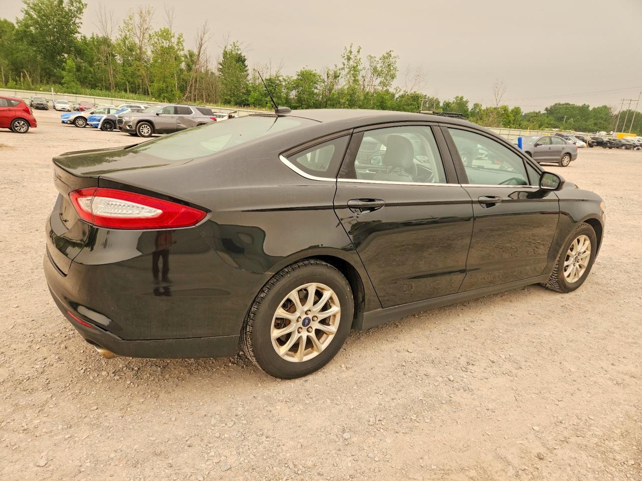 2015 Ford Fusion S - zdjęcie 3