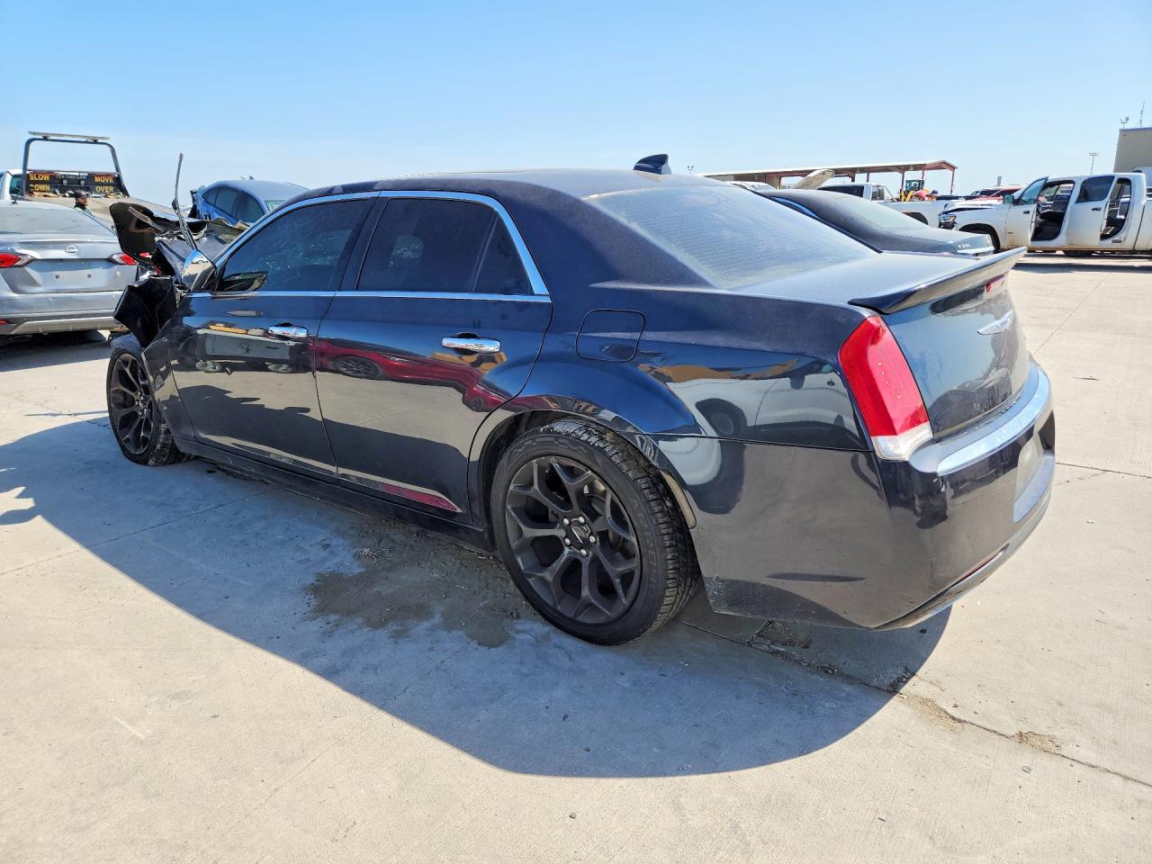 2017 Chrysler 300C - zdjęcie 2