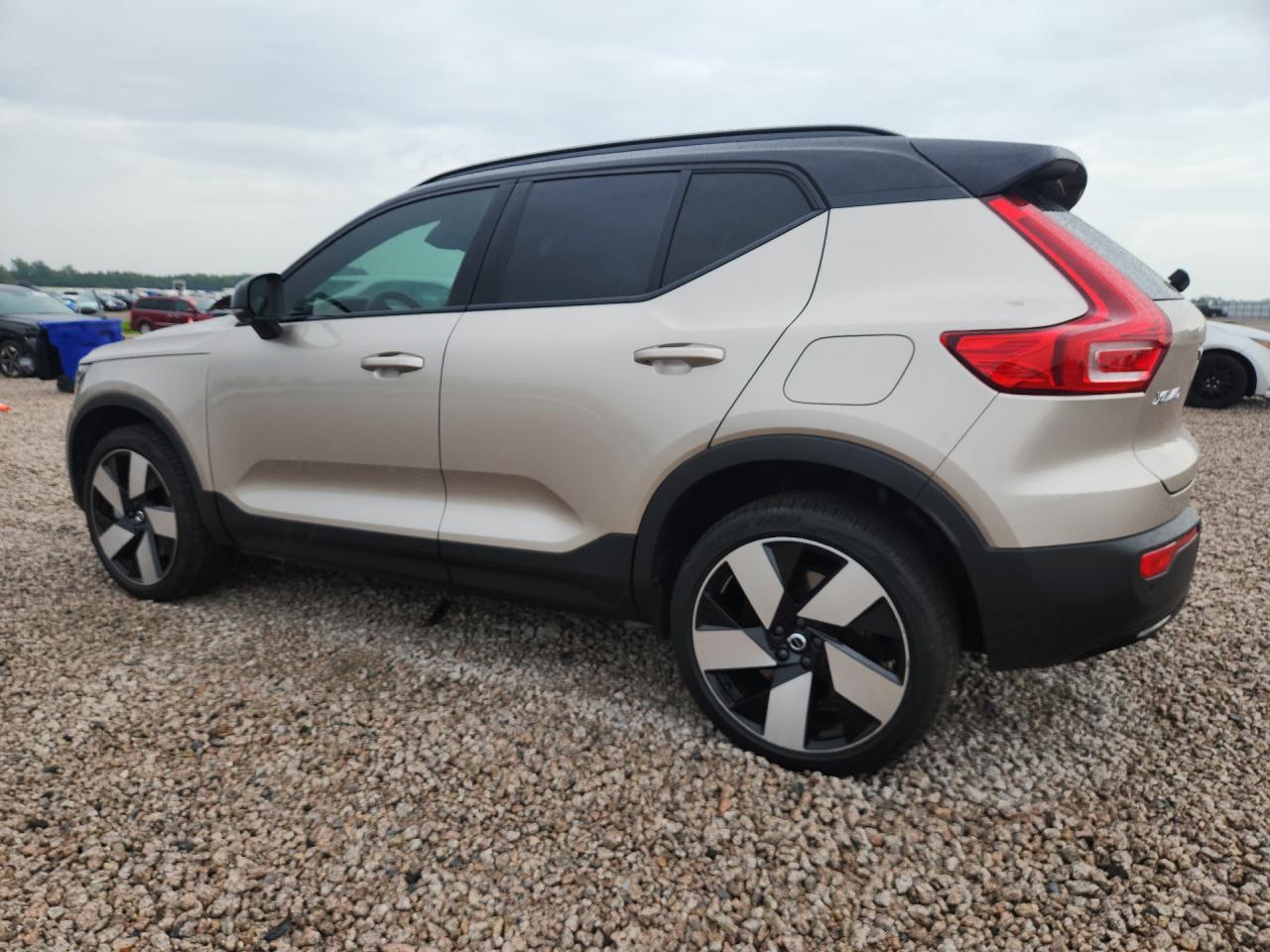 2023 Volvo Xc40 Recharge Plus - zdjęcie 2