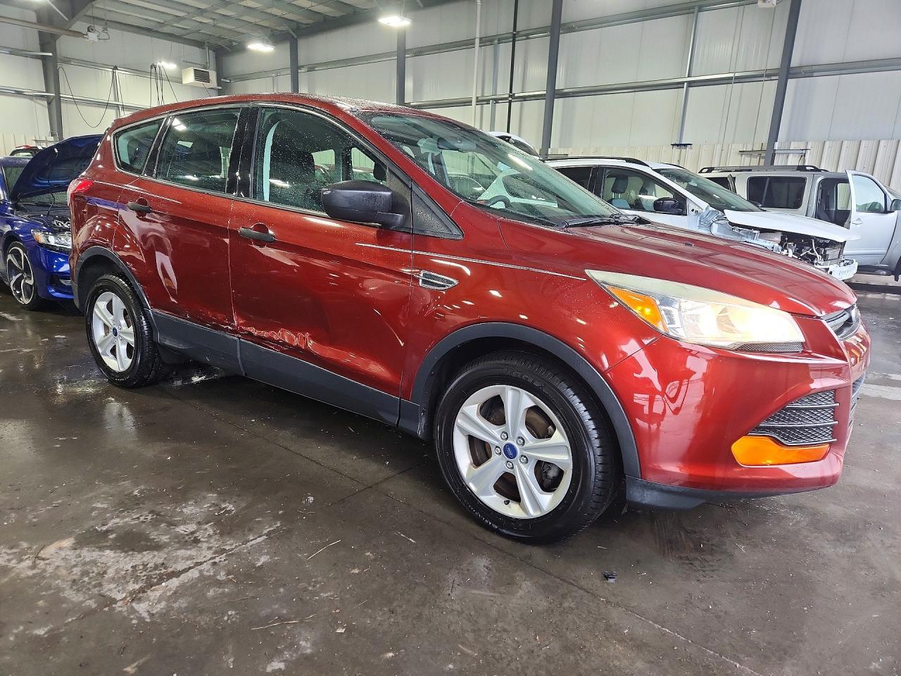 2014 Ford Escape S - zdjęcie 4