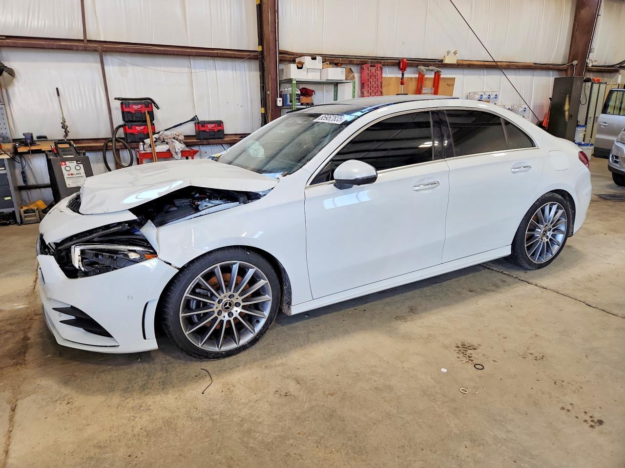2020 Mercedes-Benz A 220 4Matic - zdjęcie główne