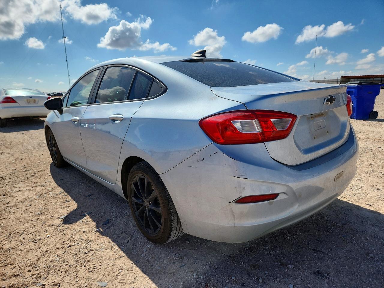 2017 Chevrolet Cruze Ls - zdjęcie 2