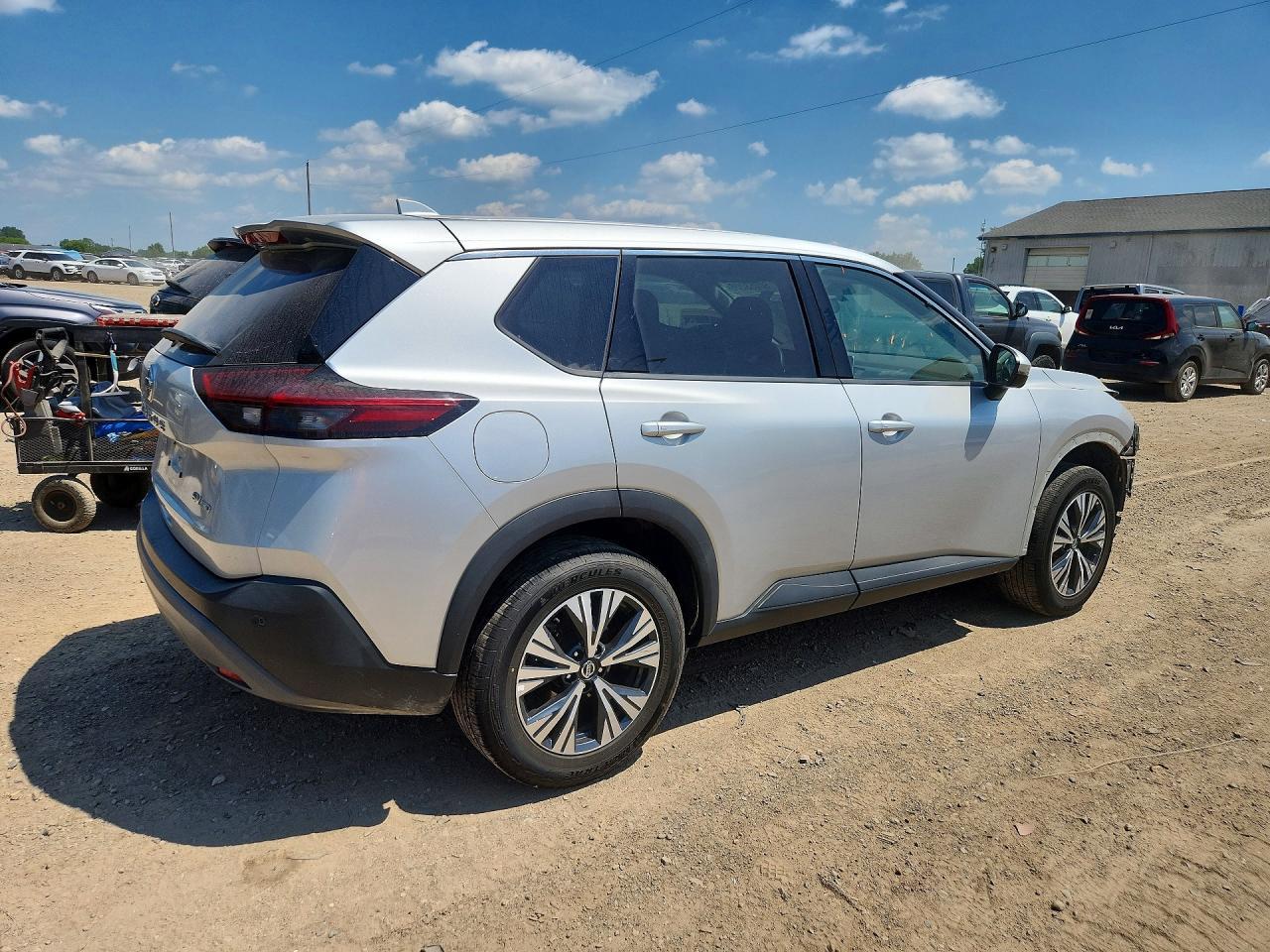 2021 Nissan Rogue Sv - zdjęcie 3