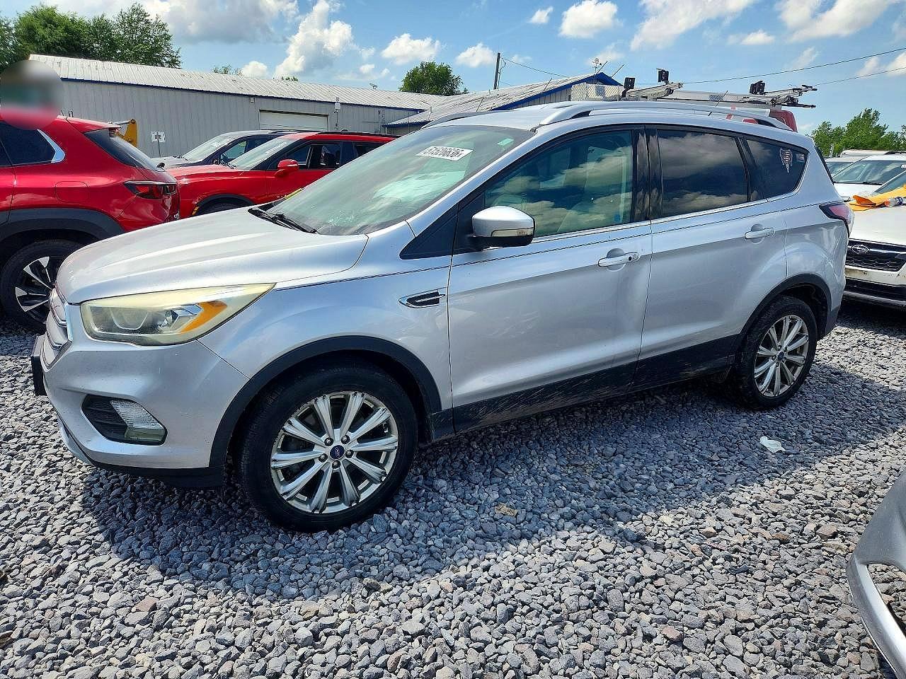 2017 Ford Escape Titanium - zdjęcie główne