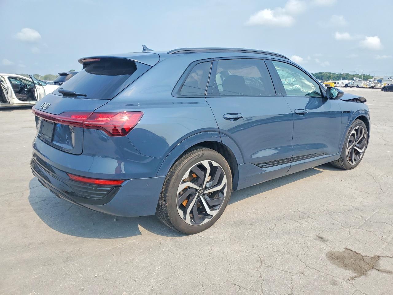 2024 Audi Q8 E-Tron Prestige - zdjęcie 3