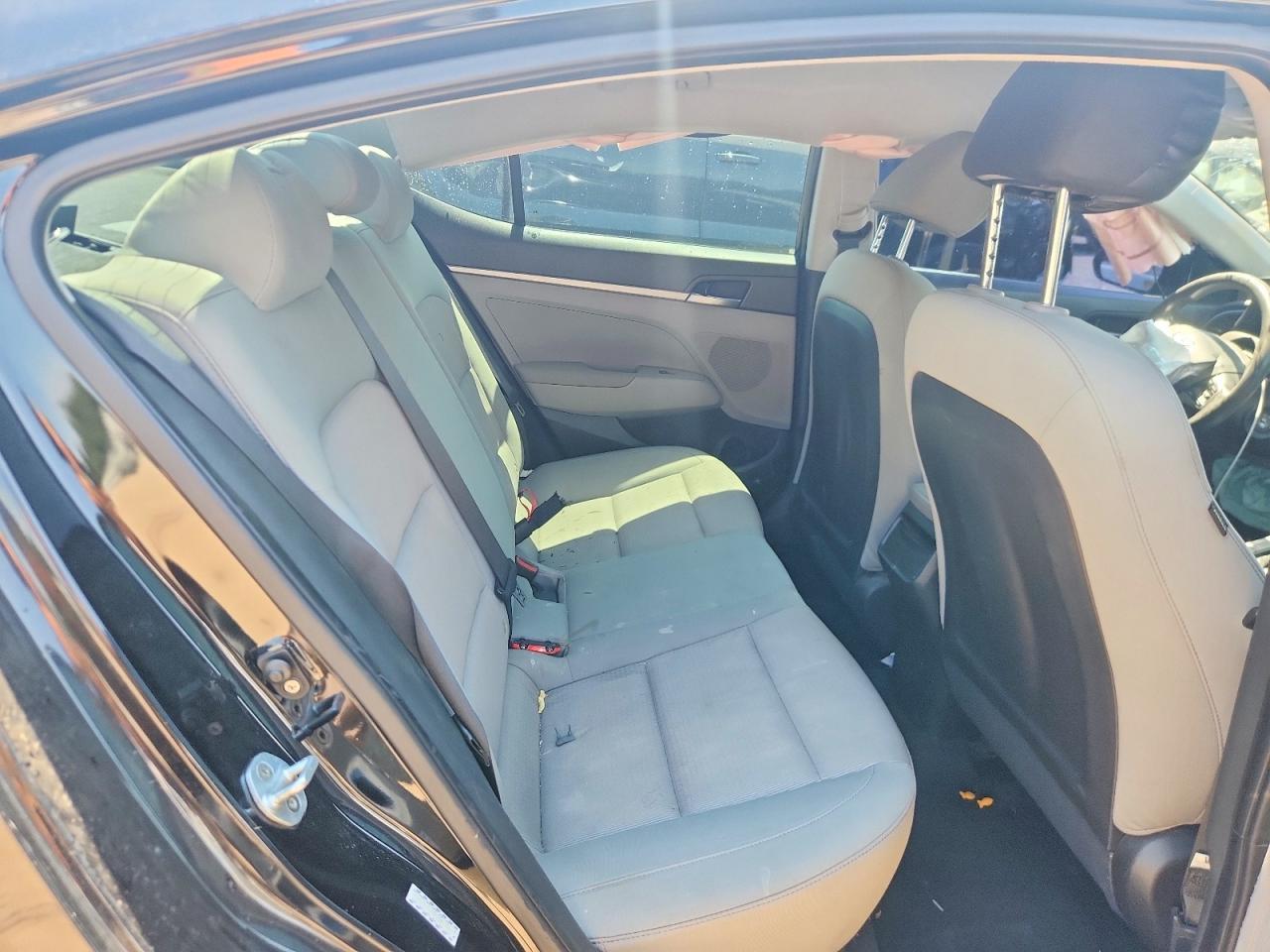 2017 Hyundai Elantra Se - zdjęcie 10