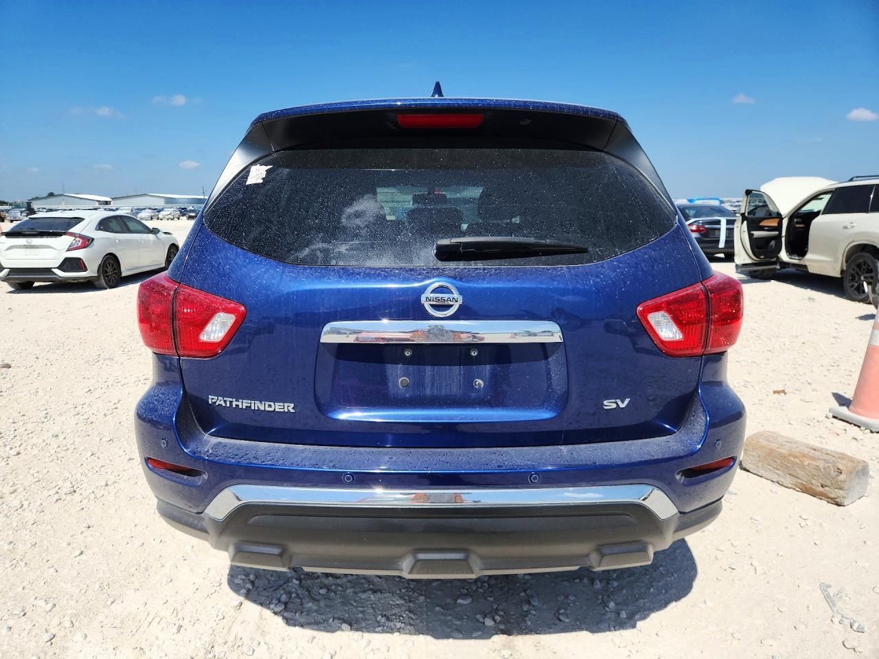 2020 Nissan Pathfinder Sv - zdjęcie 6