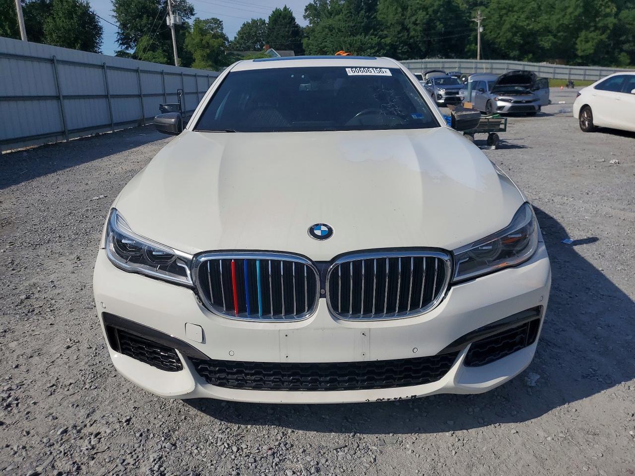 2017 BMW Seria 7 B7 - zdjęcie 5