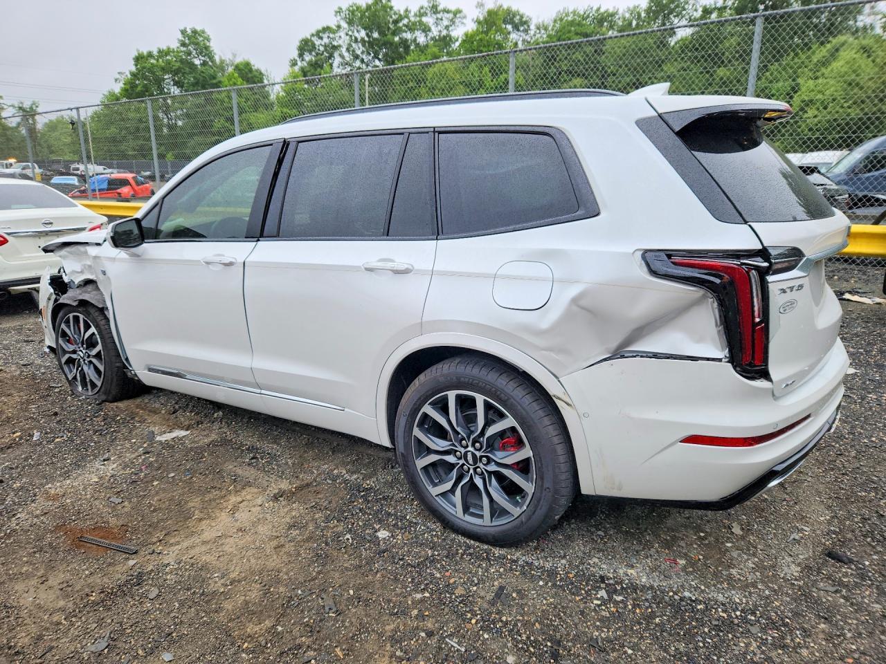 2025 Cadillac Xt6 Sport Platinum - zdjęcie 2