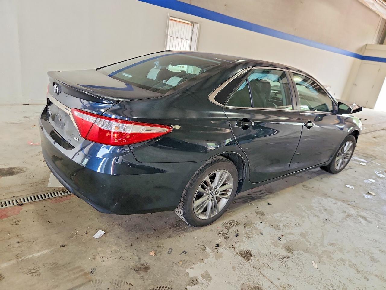 2016 Toyota Camry Se - zdjęcie 3