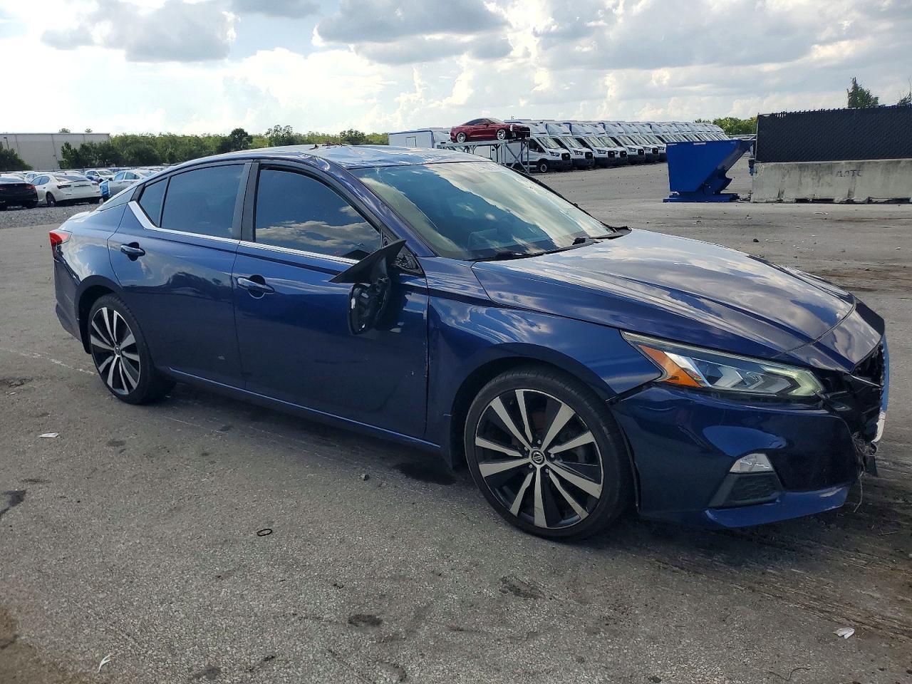 2020 Nissan Altima Sr - zdjęcie główne