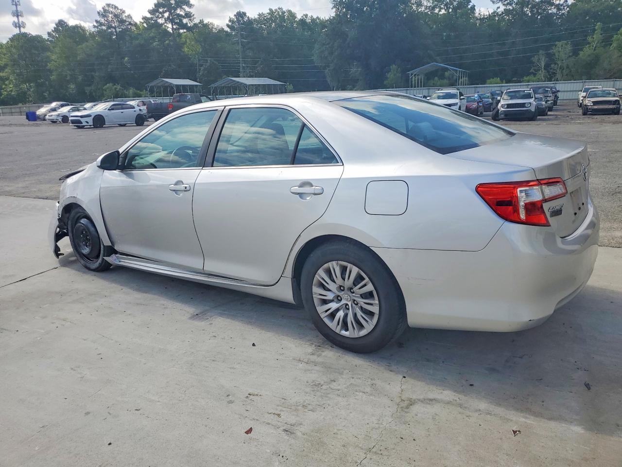 2013 Toyota Camry L - zdjęcie 2