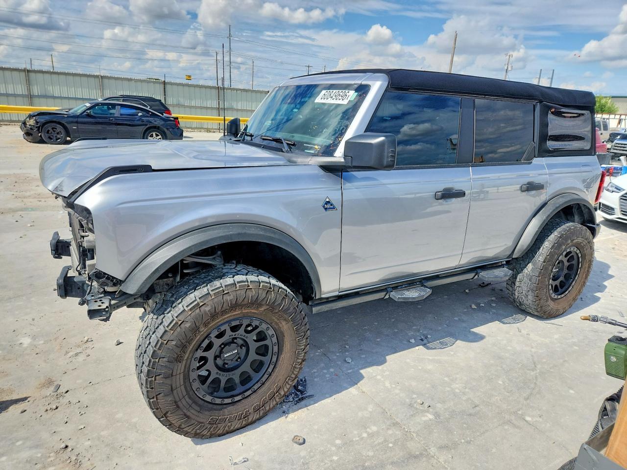 2023 Ford Bronco Black Diamond - zdjęcie główne