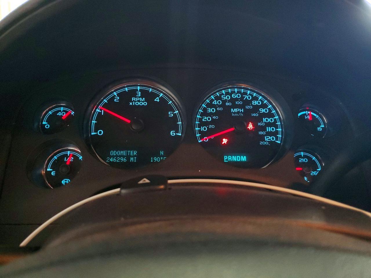 2013 Chevrolet Suburban K1500 Lt - zdjęcie 9