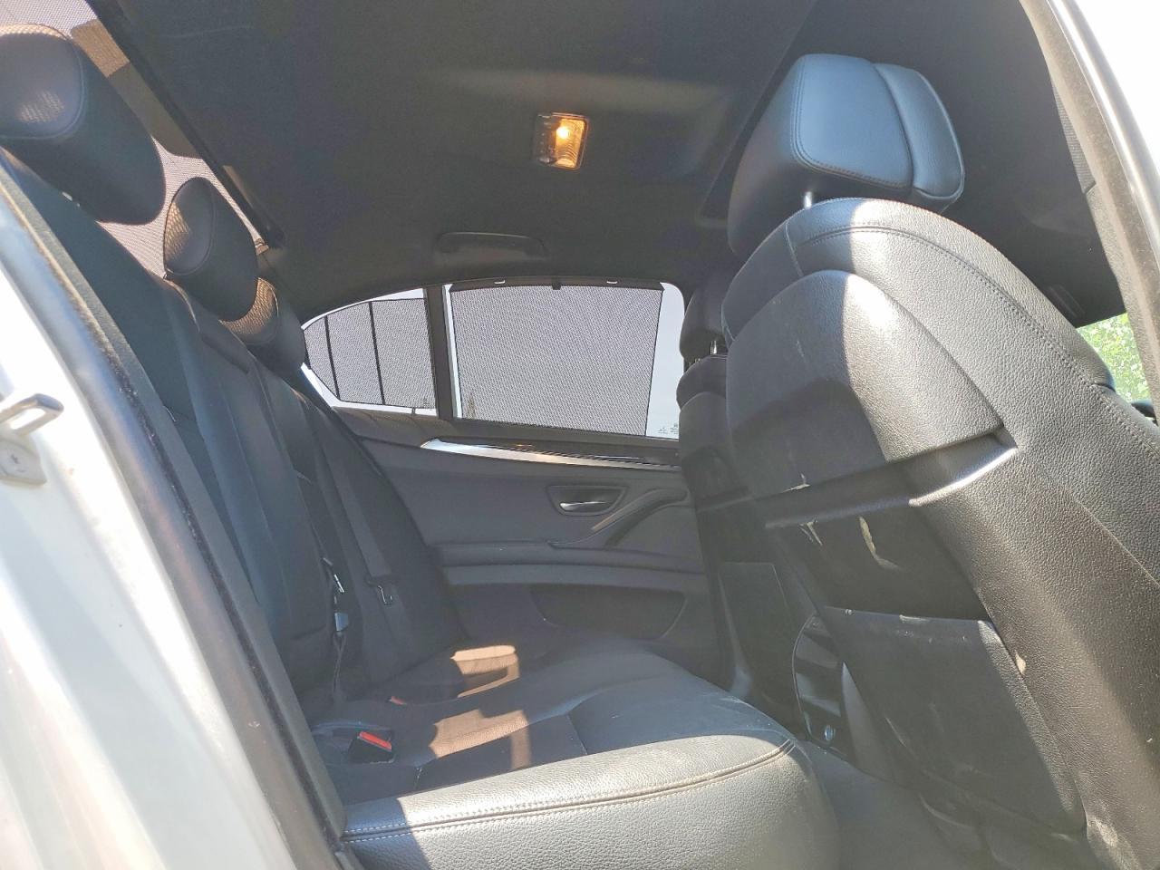 2015 BMW Seria 5 528i - zdjęcie 10