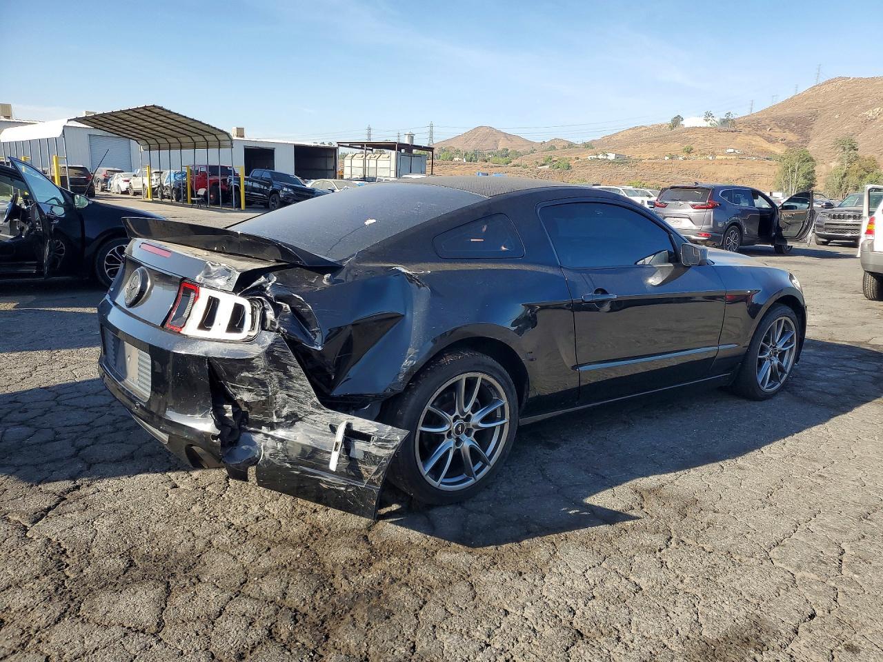 2014 Ford Mustang - zdjęcie 3
