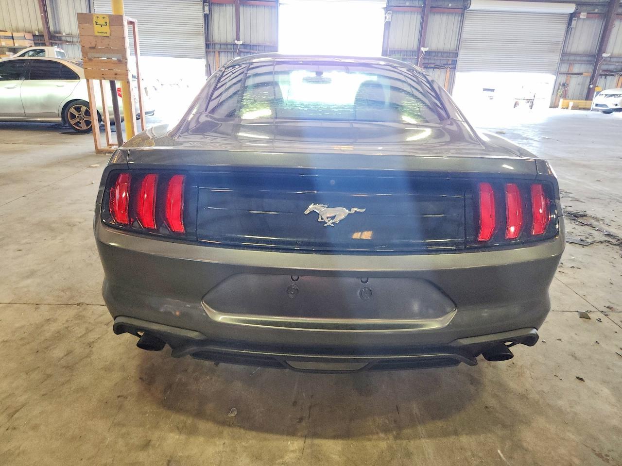 2018 Ford Mustang - zdjęcie 6