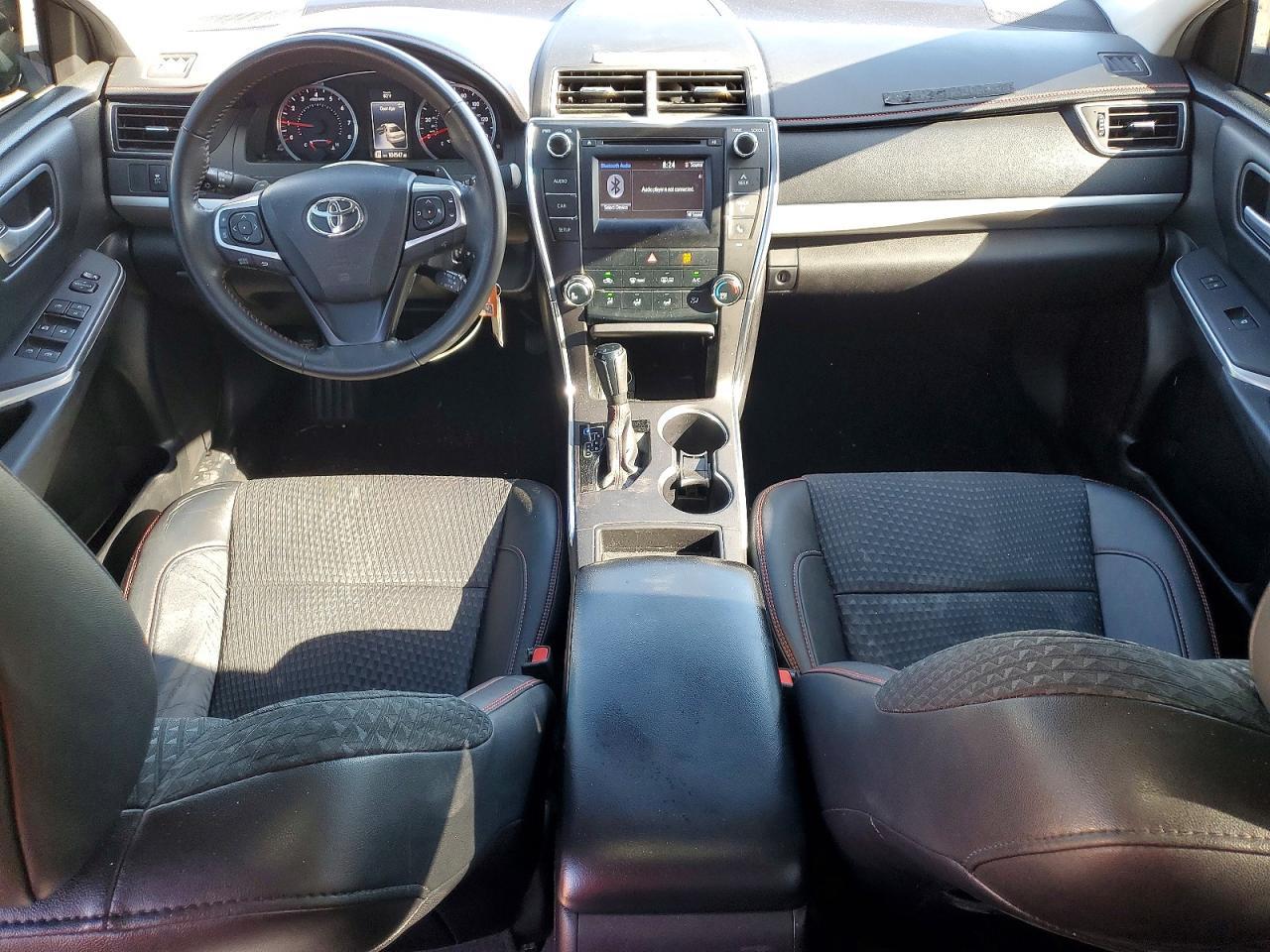 2015 Toyota Camry Le - zdjęcie 8