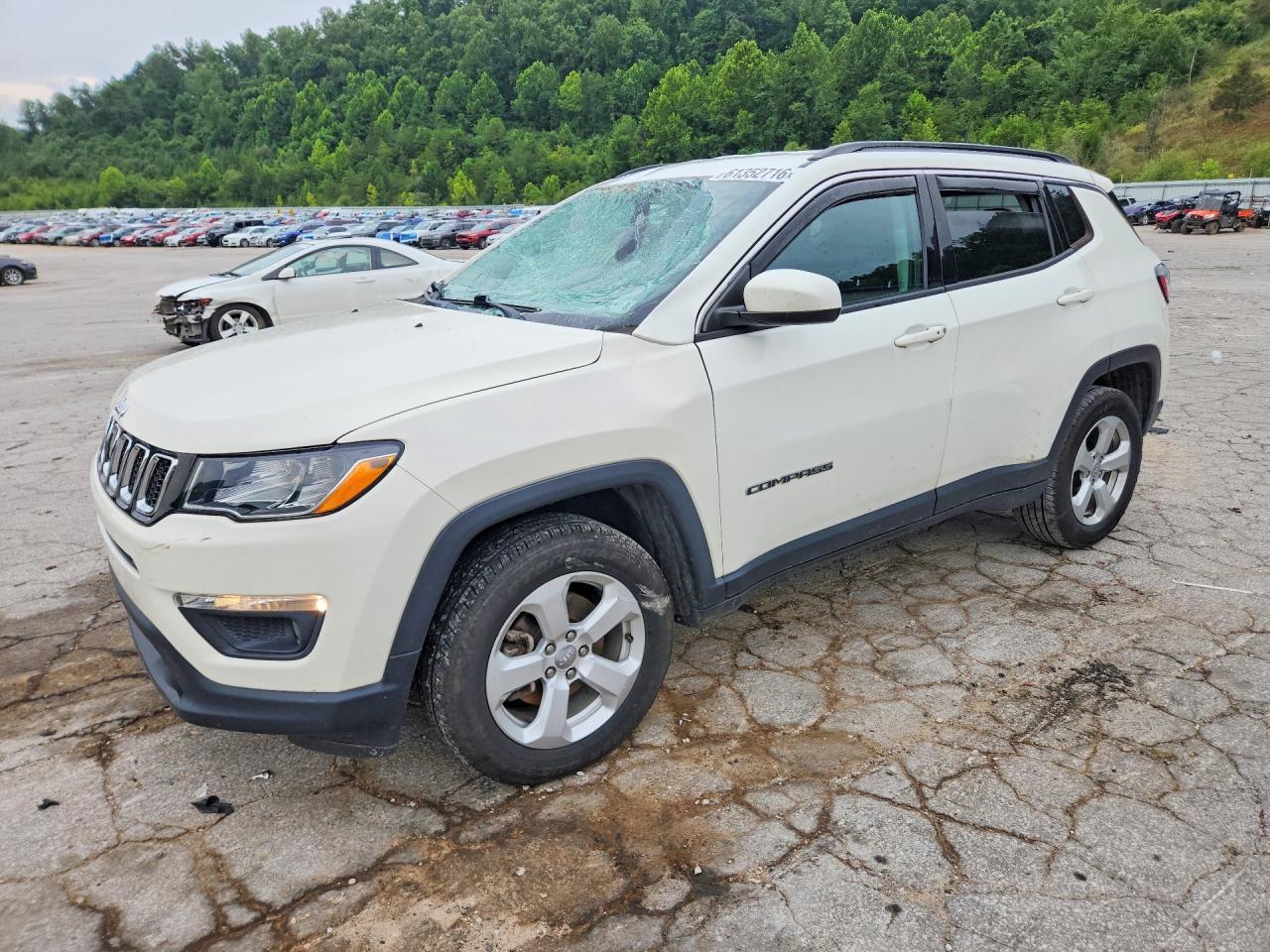 2020 Jeep Compass Latitude - zdjęcie główne