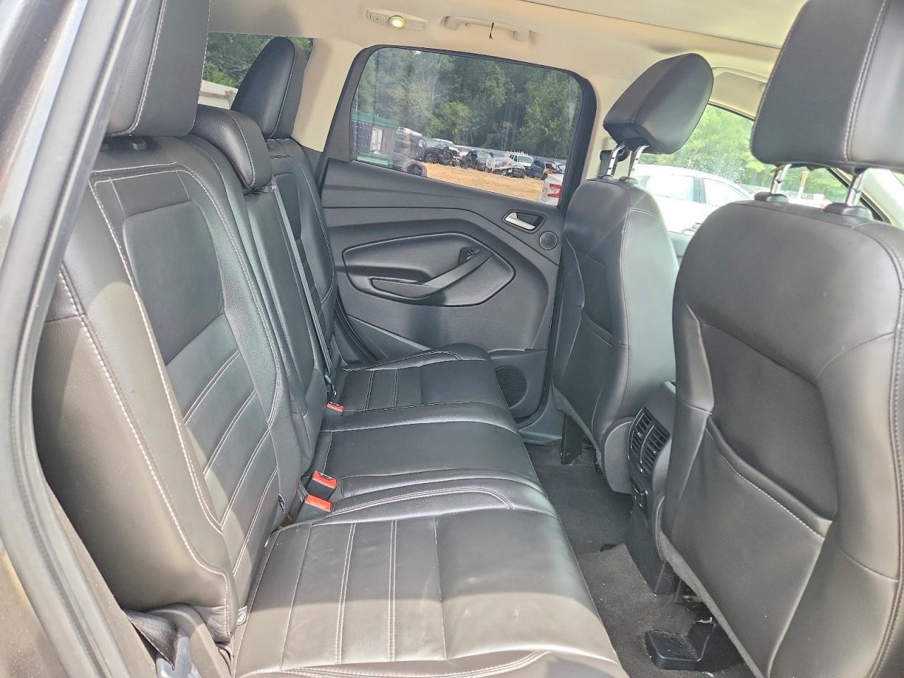 2017 Ford Escape Titanium - zdjęcie 11